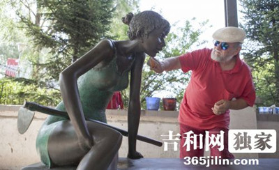 32件農業題材雕塑落戶農博園