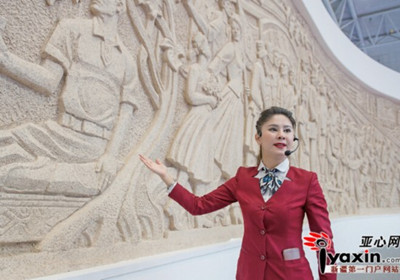 新疆本土雕塑家創(chuàng)作45米長(zhǎng)浮雕贊“新疆大愛(ài)”
