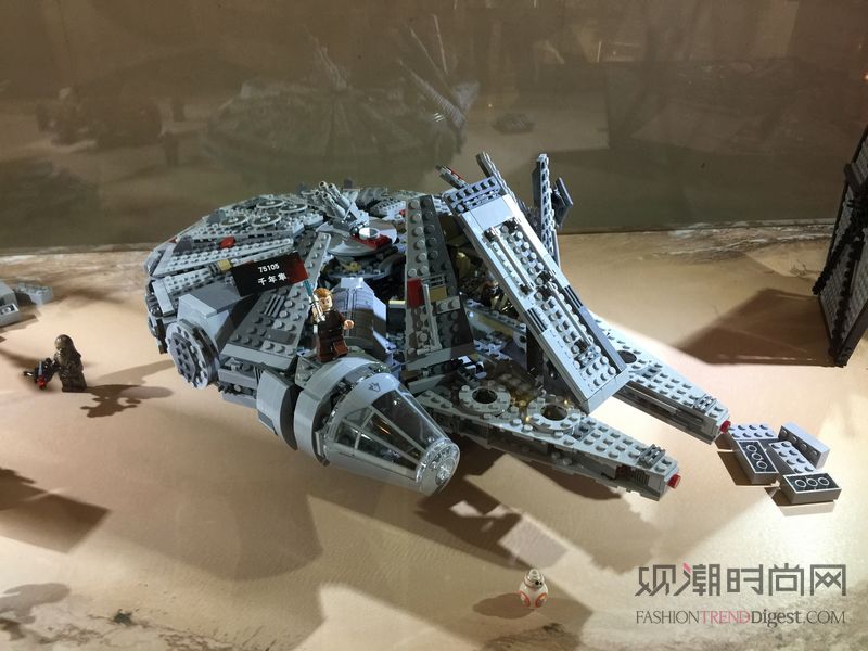 博物館級當代藝術經典角色雕塑、2.4米高樂高R2-D2機器人首度中國內地展出